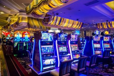 payday BandarQ card game table interface with player positions